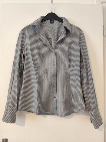 Chemise grise et blanche à rayures taille 42 Esprit 