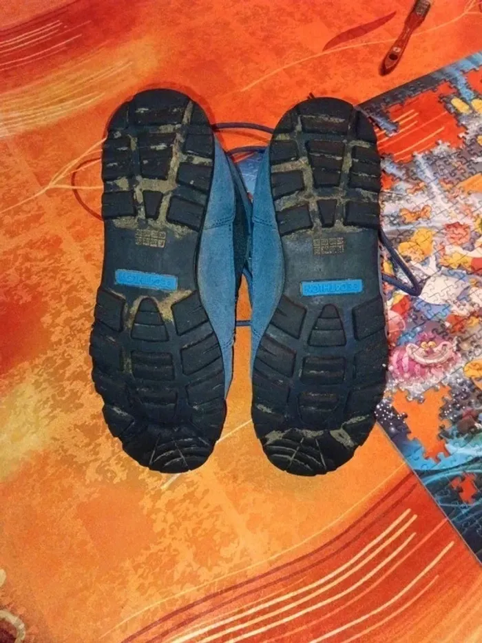 Chaussures randonnée Décathlon taille 40 - photo numéro 2