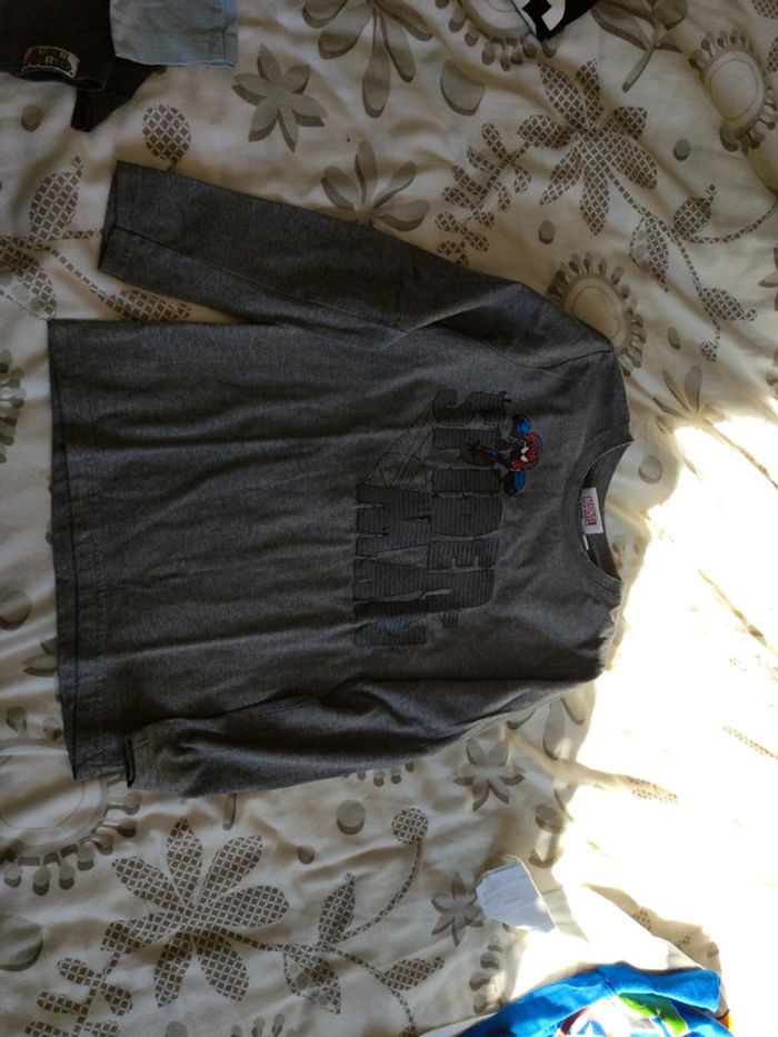 Haut à manches longues 8 ans Spiderman