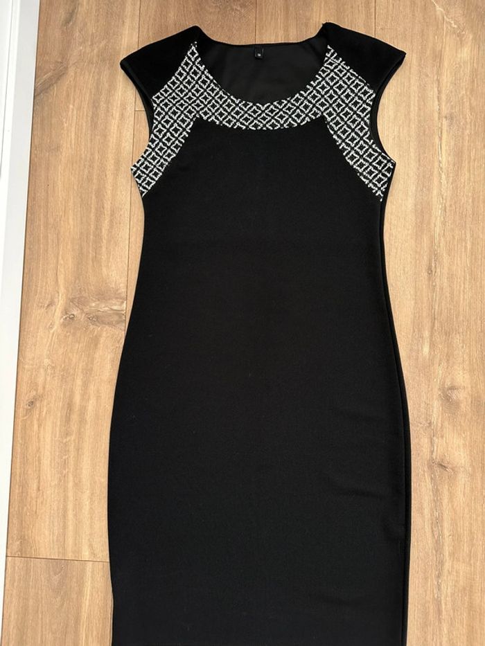 Jolie robe noire - photo numéro 3
