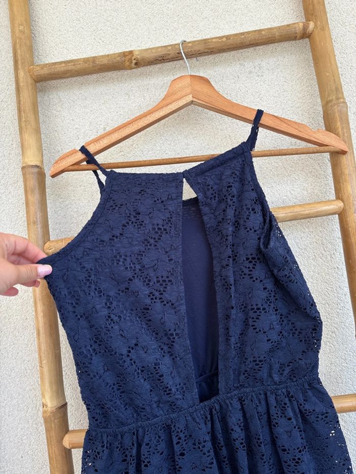 Robe bleue marine à dentelle - photo numéro 5