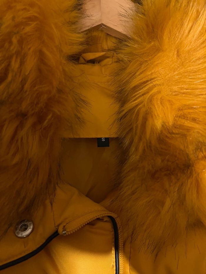 Manteau / doudoune jaune moutarde - photo numéro 5