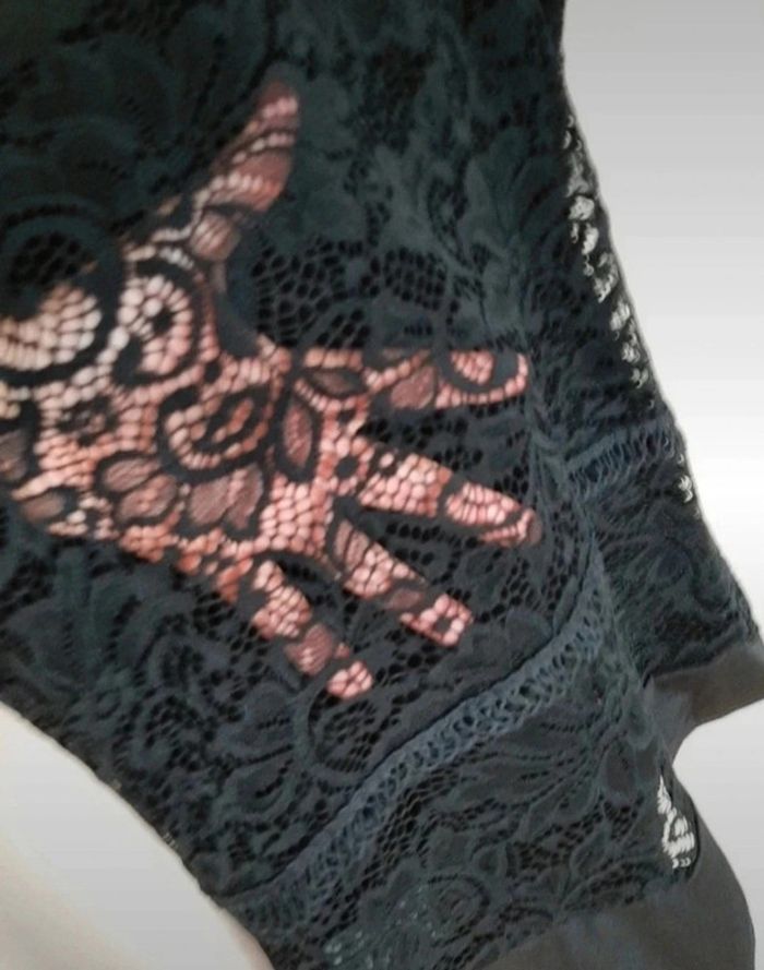 Body noir en dentelles - photo numéro 4