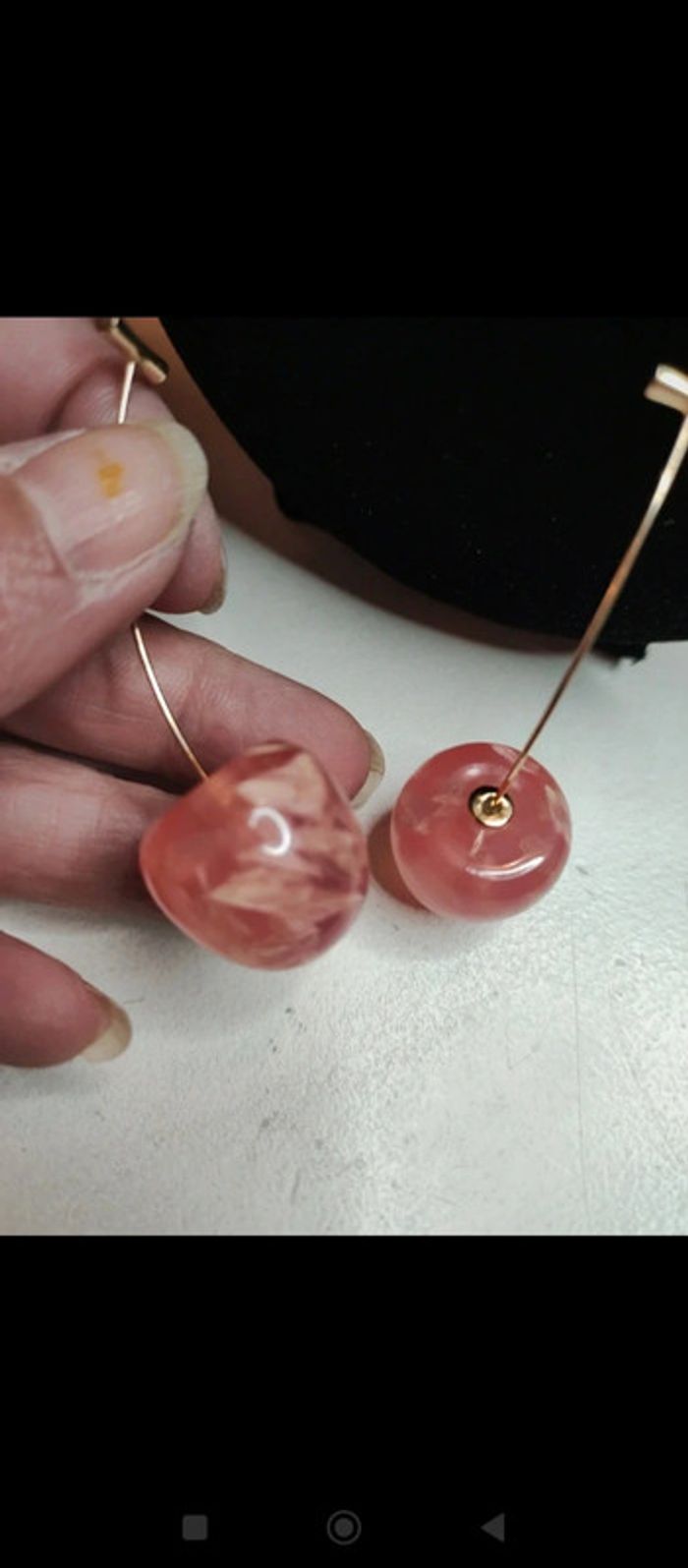 Boucles d'oreilles pendantes cerise - photo numéro 5