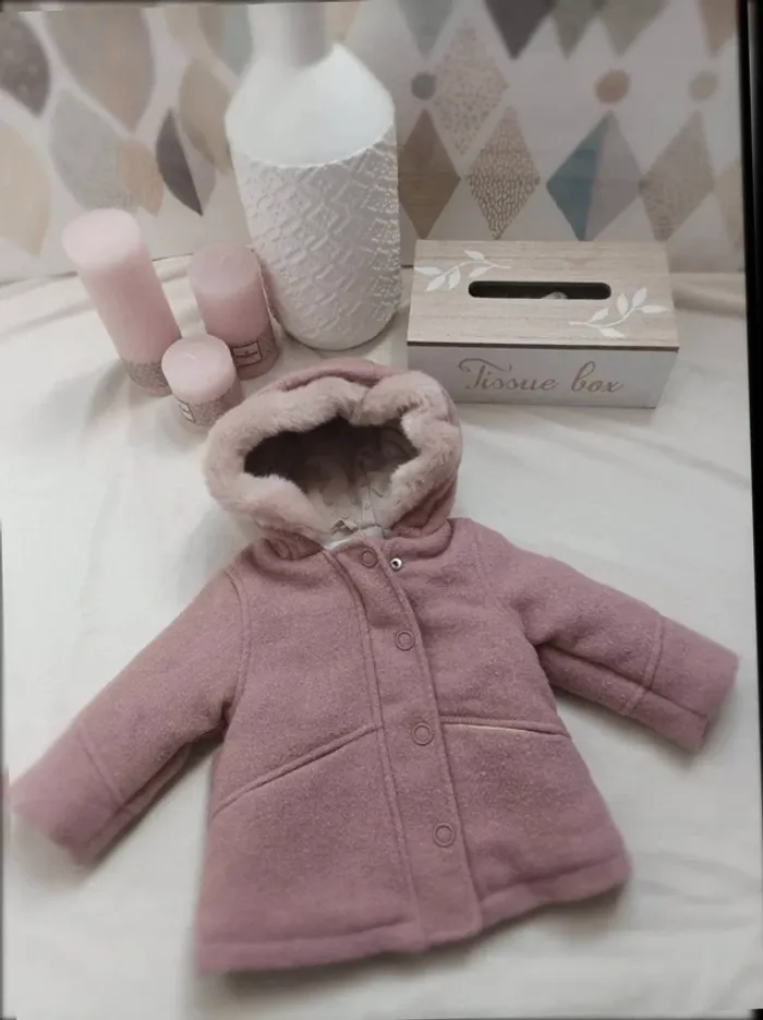 Manteau à capuche neuf Vertbaudet 9 mois fille