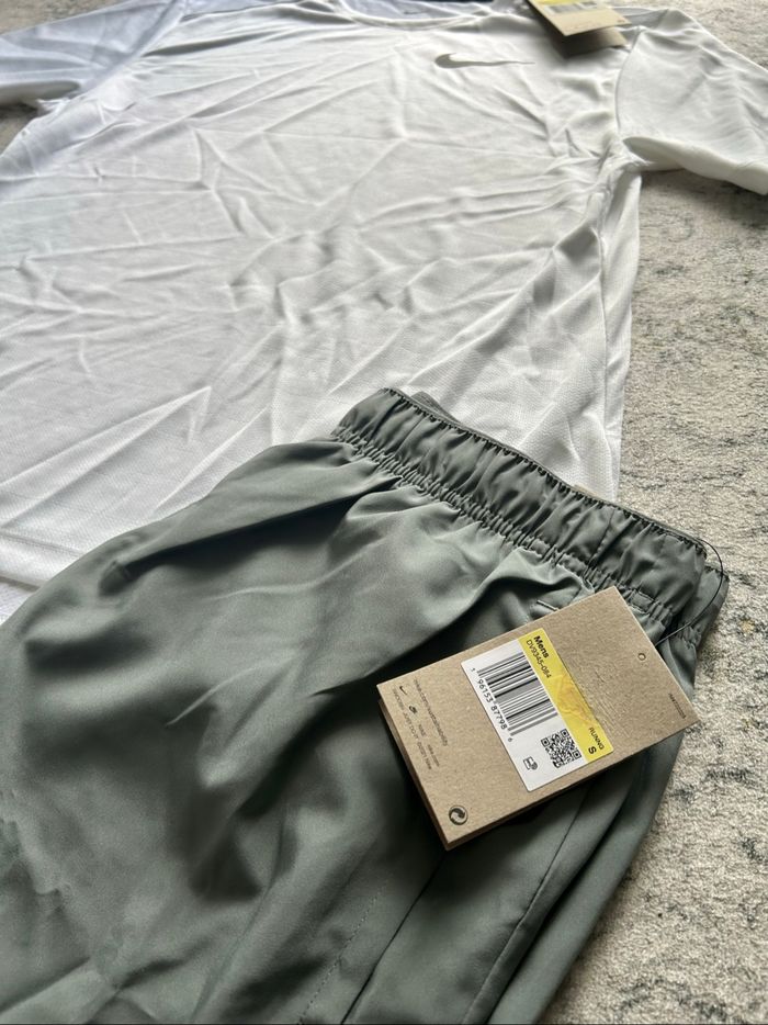 Ensemble Short / T-shirt Nike Running Dri-FIT🏃💨 - photo numéro 2