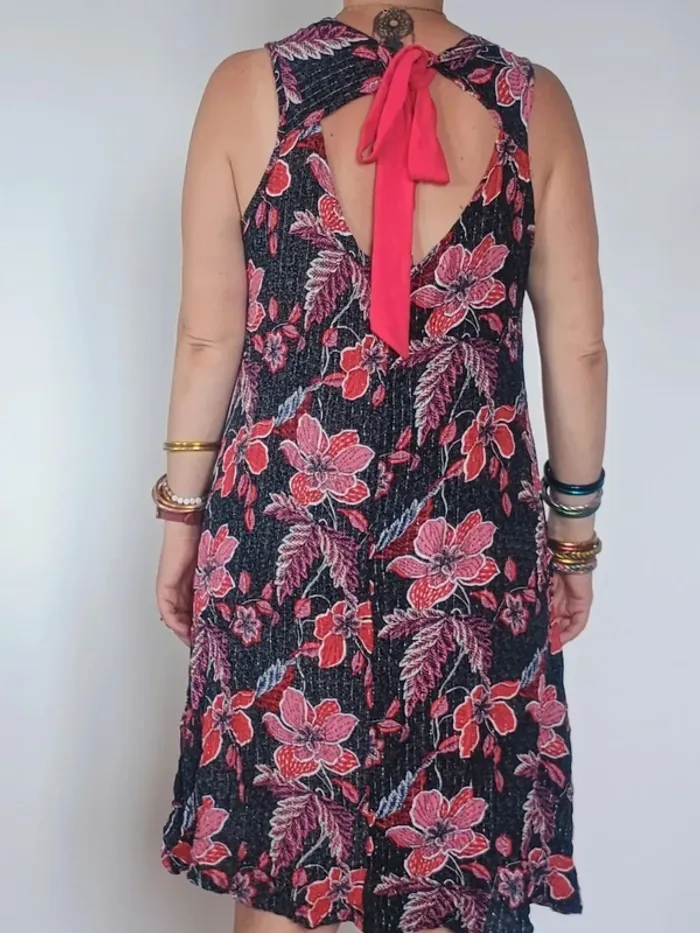 robe genoux noir et rouge T44 - photo numéro 2