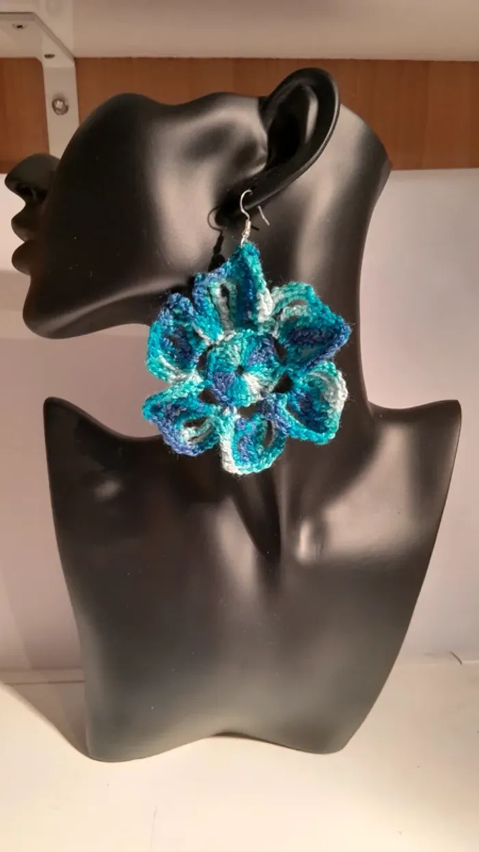 Magnifiques grandes b o neuves crochets hypoallergeniques