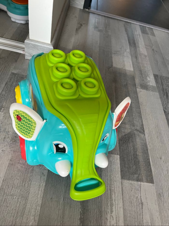 Jouet Éléphants à pousser