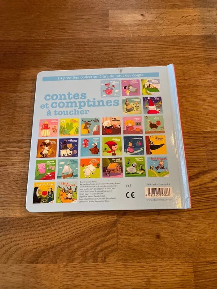 Livre cartonné contes et comptines à toucher Un petit cochon pendu au plafond - photo numéro 3