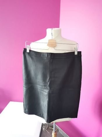 Jupe imitation cuir VILA en taille L