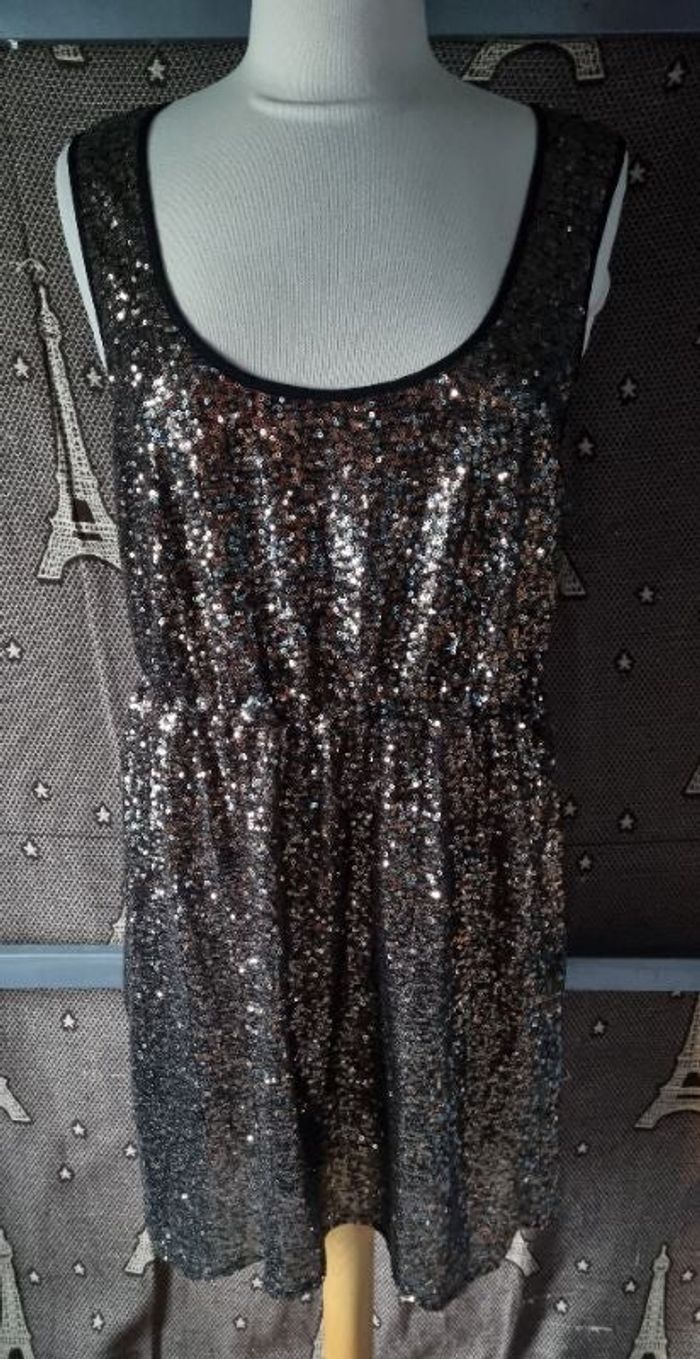 Robe de soirée à sequins doré taille L - photo numéro 1