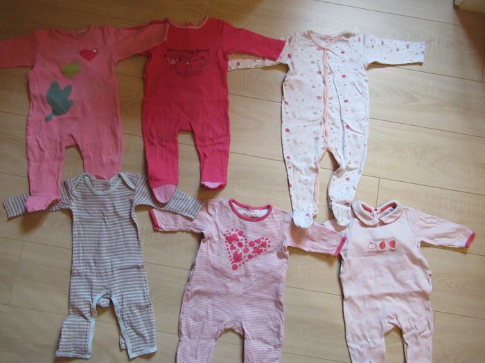 Lot de 83 vêtements fille 12 mois / 1 an printemps / été (robe, short, combi-short, bodie, pyjama) - photo numéro 7