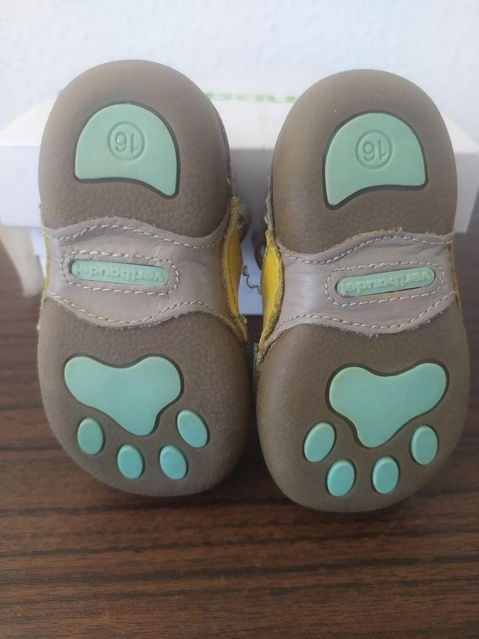Chaussures Vertbaudet taille 16 - photo numéro 4