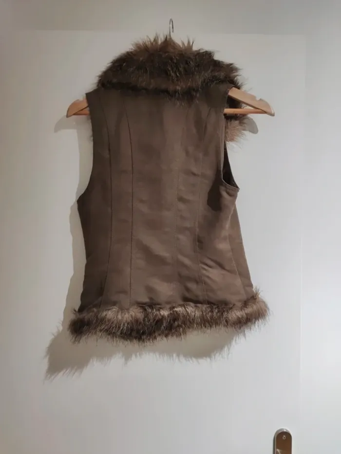 Veste sans manche fausse fourrure kaki - 36 - photo numéro 3