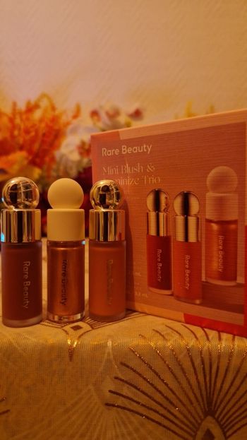 Rare Beauty mini blush luminize trio neuf jamais utilisé jamais ouvert
