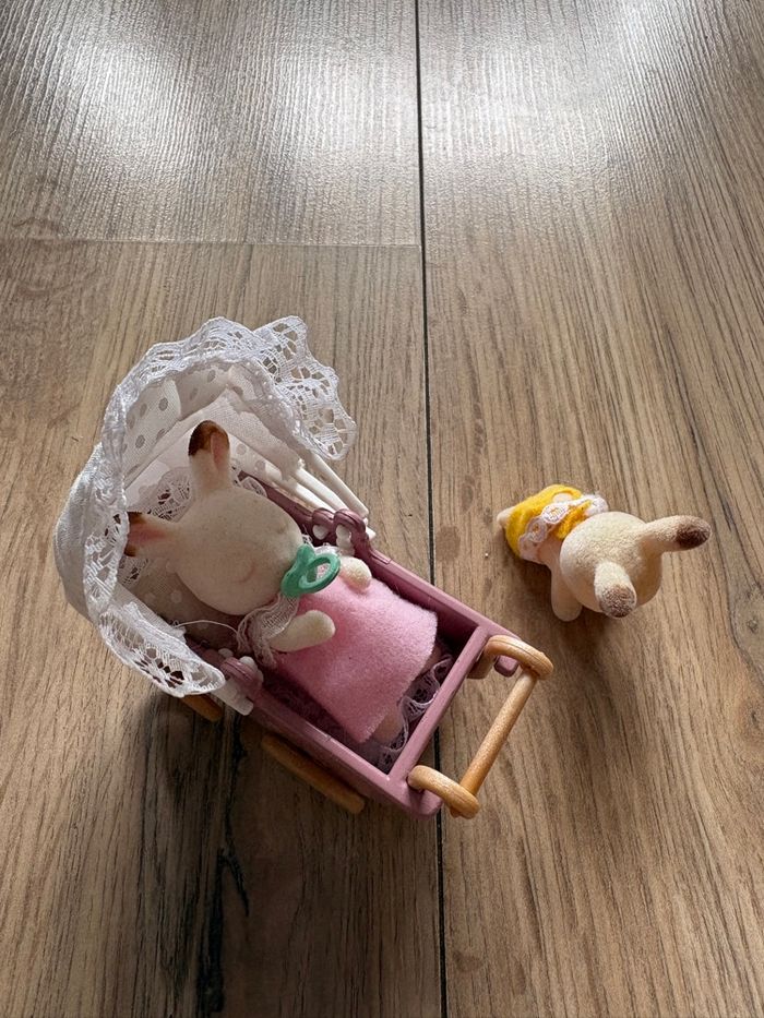 Sylvanian Families - Landau Double de Luxe + 2 Bébés Lapins Chocolat - photo numéro 2