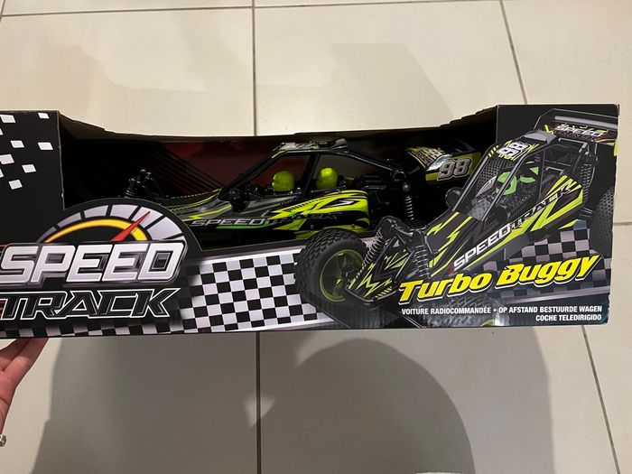 Voiture télécommandée - photo numéro 3