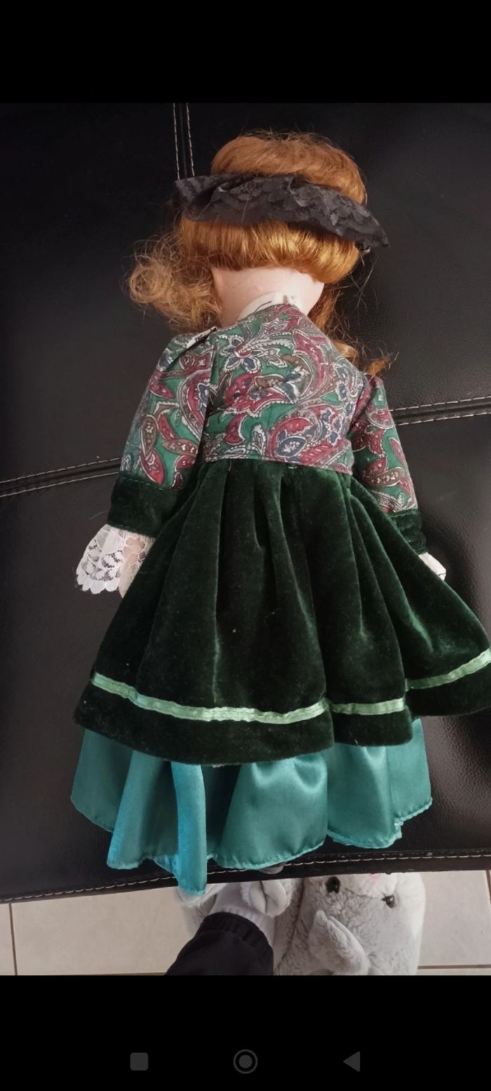 Poupée en porcelaine vintage - photo numéro 4