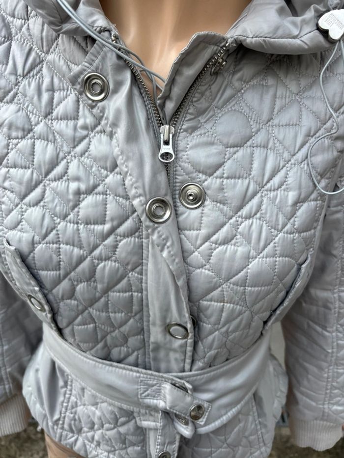 Blouson moschino argenté avec ceinture et capuche - photo numéro 4