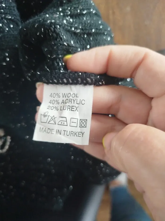 Pull avec strass - photo numéro 4
