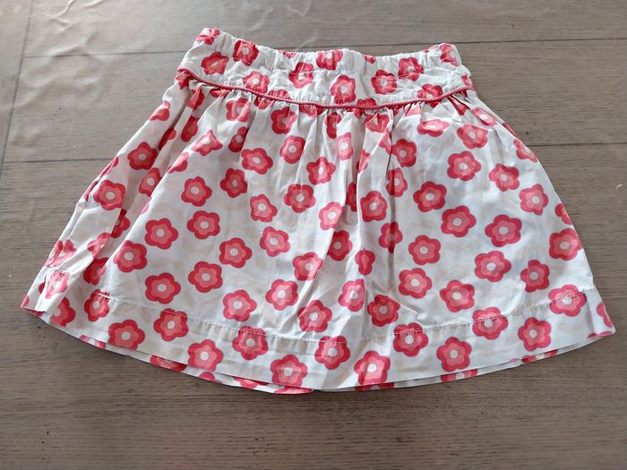 Jolie jupe fille 8ans en très bon état - photo numéro 2