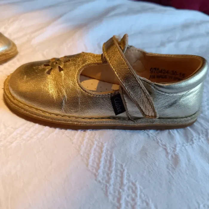Chaussures dorées 27 - photo numéro 6