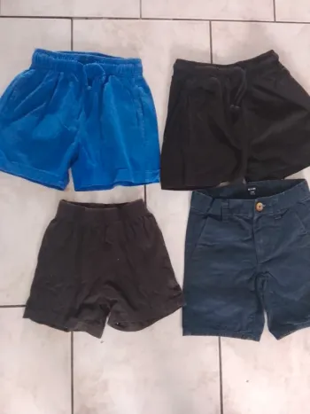 Lot short 4ans