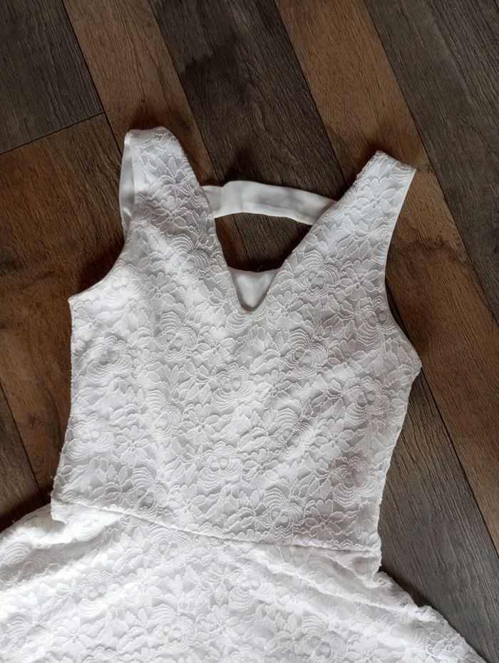 Robe dentelle - photo numéro 4