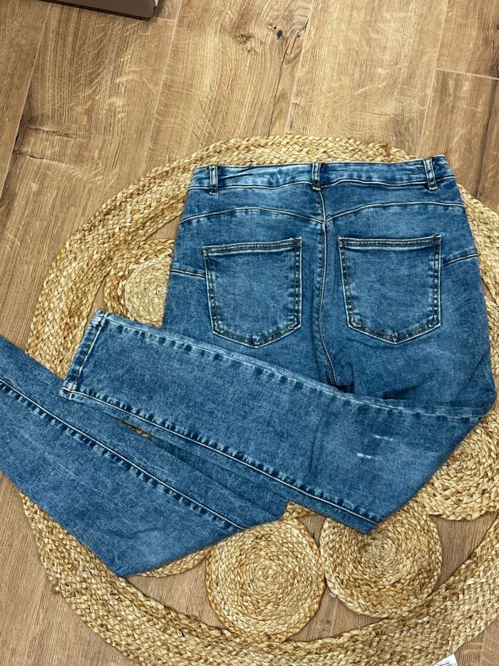 Jean taille haute Kiabi femme T38 - photo numéro 4