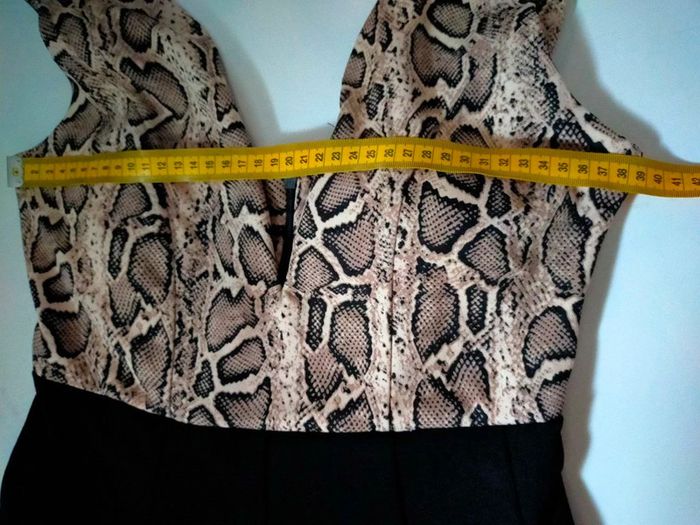 Robe col V sans manches motif python – Made in Italy - photo numéro 11