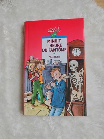 Livre : Minuit l'heure du fantôme