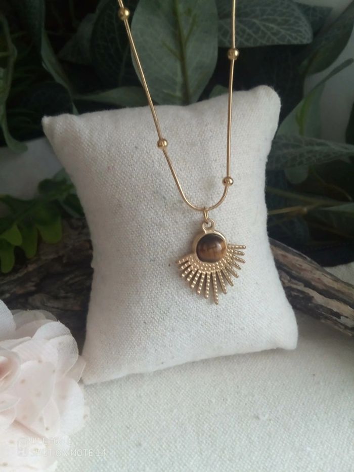 Collier pendentif pierre naturelle oeil de tigre