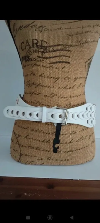 Ceinture blanc cassé effet craquelé 105 cm