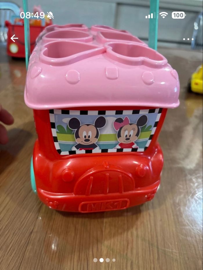 Voiture encastrable Disney
