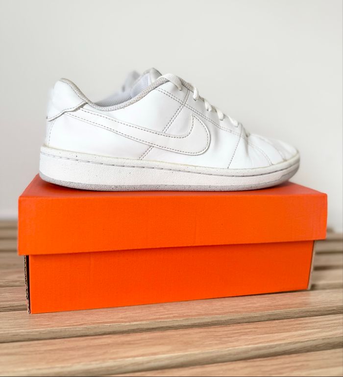 Baskets Sneakers Nike - Blanches - Pointure  39 - Excellent état - photo numéro 7