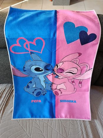 A saisir, NEUVE , serviette " STITCH " ! 