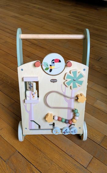 Trotteur bébé en bois
