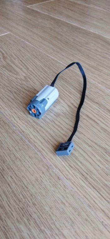 Moteur M sans marque ou lego