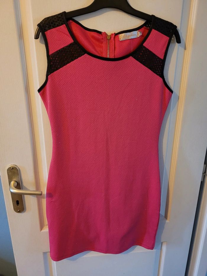 Robe rose à paillettes