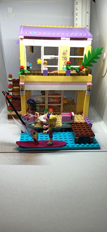 Maison avec personnages lego