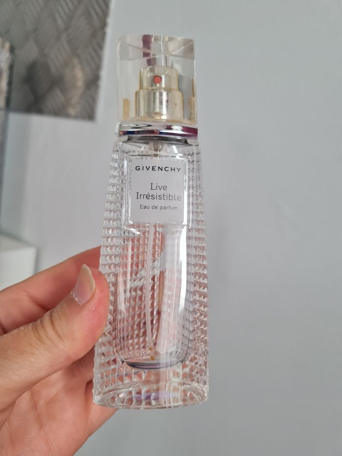 Deux flacons vides live irrésistible - photo numéro 2