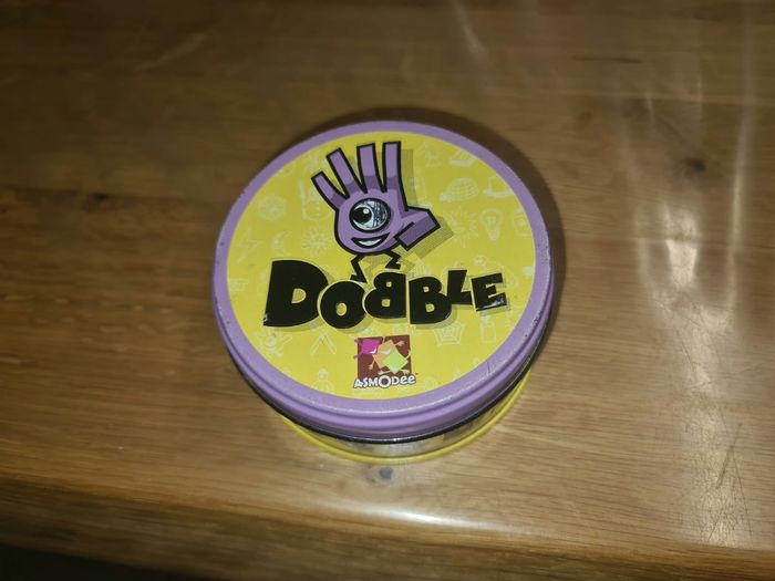 Jeu de cartes Dobble des éditions Asmodée, - photo numéro 2