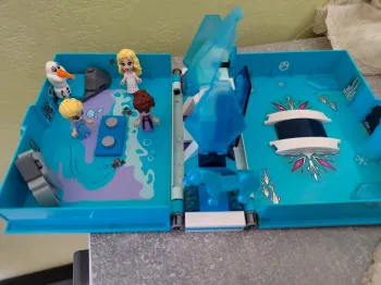 Livre Lego Reine des neiges
