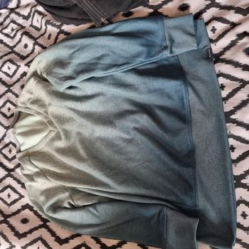 Pull polaire Décathlon quechua dégradé de bleu col v sans étiquette neuf jamais porté