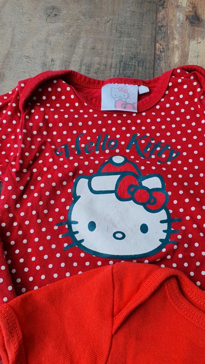 body Disney et hello kitty 12 mois en très bon état - photo numéro 3