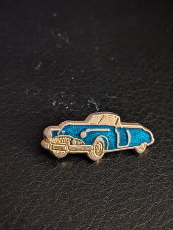 Jolie Pin's Cadillac ou Chevrolet USA signé GD