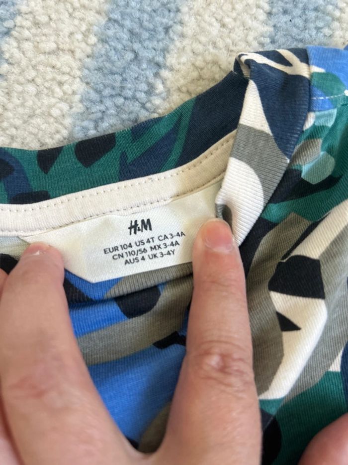 Ensemble garçons t shirt et short H&M - photo numéro 4