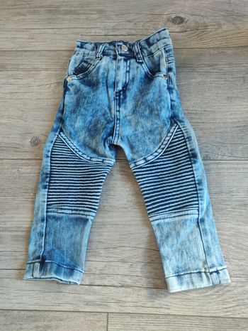 Jeans 18 mois très bon etat
