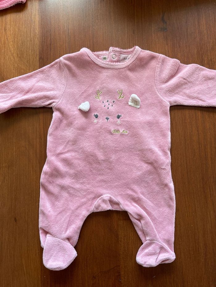 Pyjama fille bon état Kiabi taille 1 mois - photo numéro 3